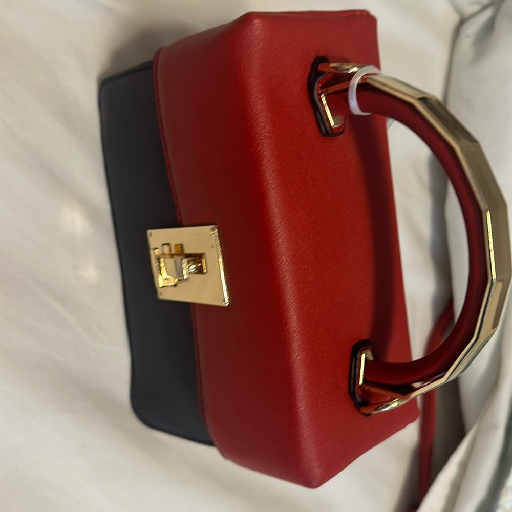 Fabriano Italia ,Made in Italy ,Genuine leather .